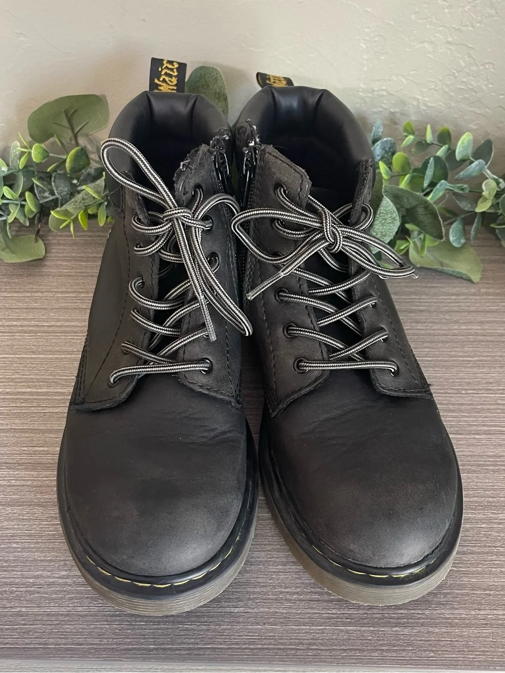 Dr Martens Padley Leather Lace Up Boots Big Kids Size 3